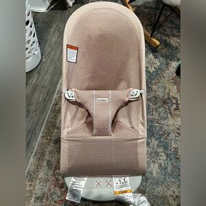 Baby Bjorn bouncer in dusty pink mesh